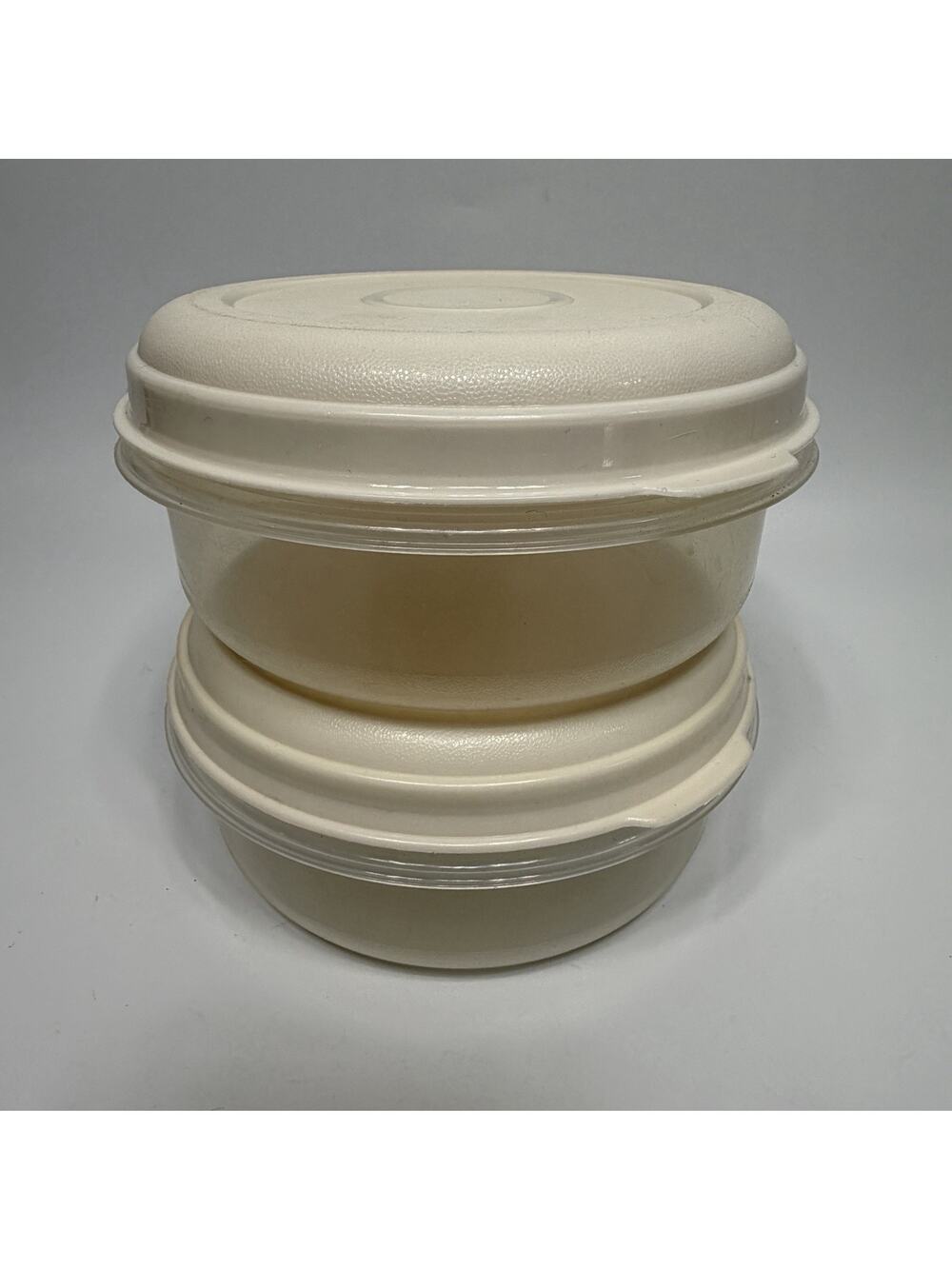 LOT 2 Rubbermaid Servin Saver #1 Round Container Almond Lid 14 oz 0431